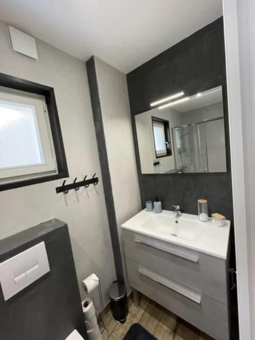 Chic'N Chill Apartment Issoudun Bagian luar foto